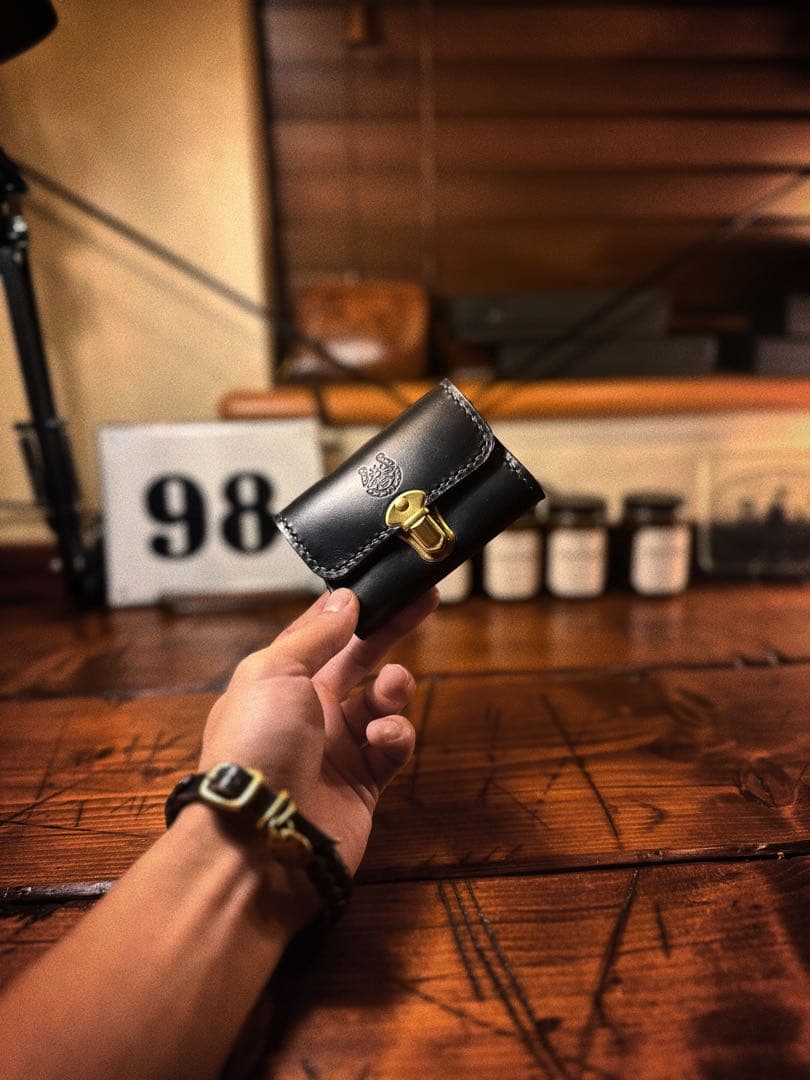 ちある　horween ホーウィン レザー財布 コンパクト 茶芯 ブラック