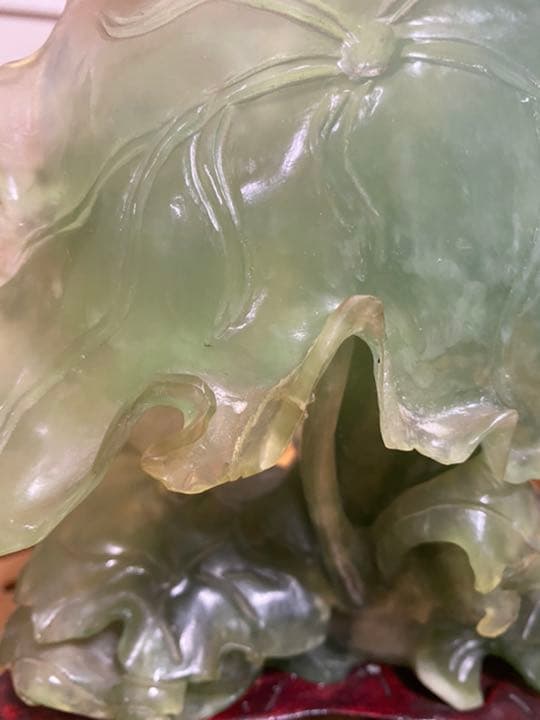 翡翠の鯉彫り骨董品17cm×17cm飾り置き物