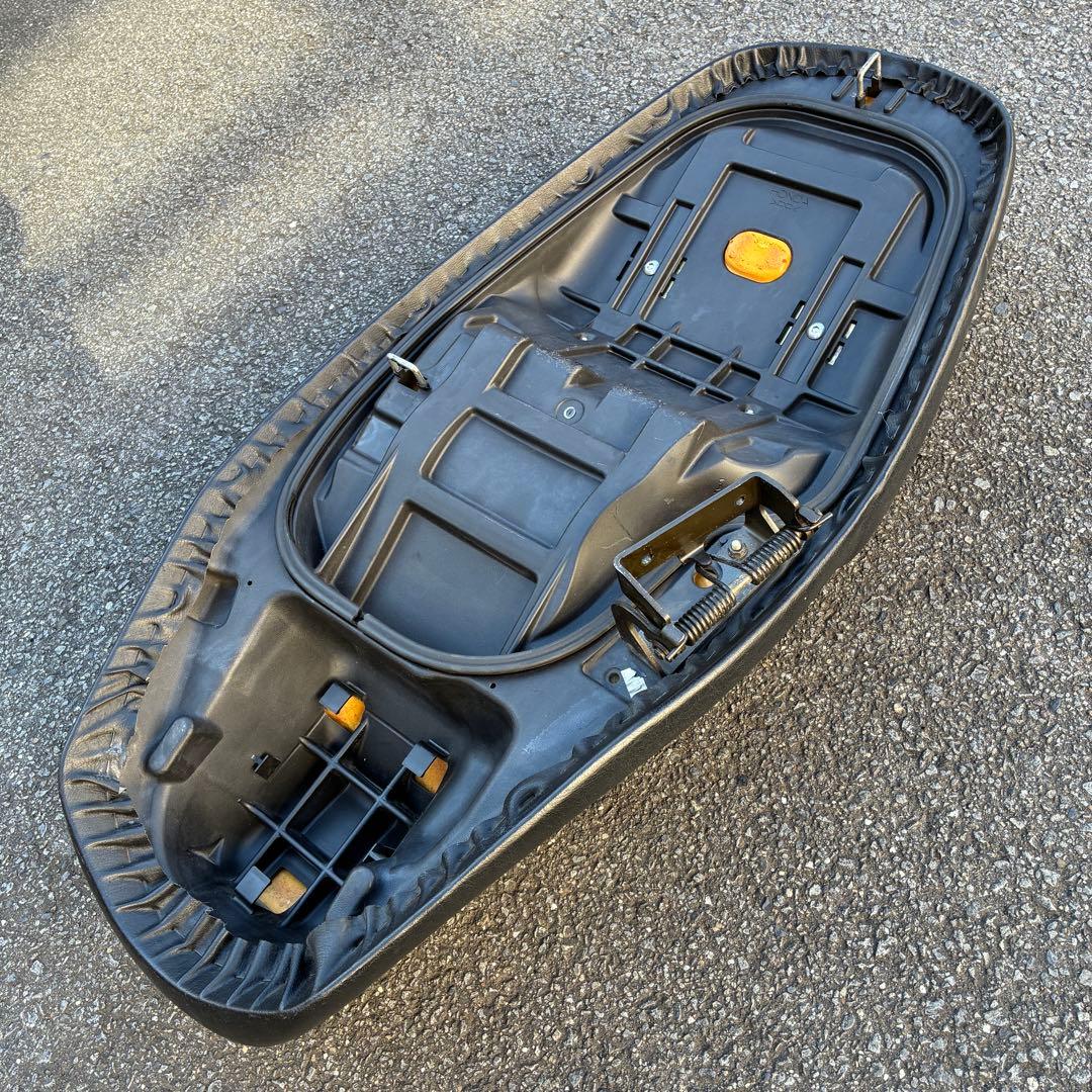 け*る様 HONDAホンダフォルツァMF06 純正シート FORZA250cc