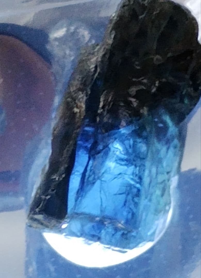 ケニア ガルバトゥラ産の サファイアの原石です。７ｃｔ