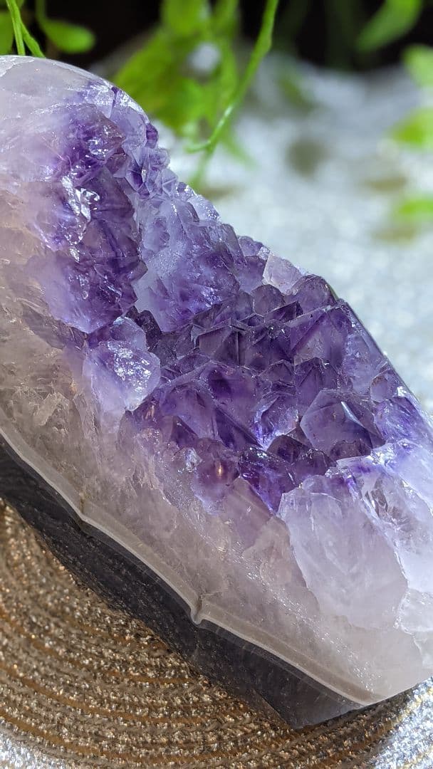 癒やしの光…アメジストクラスター　浄化　開運