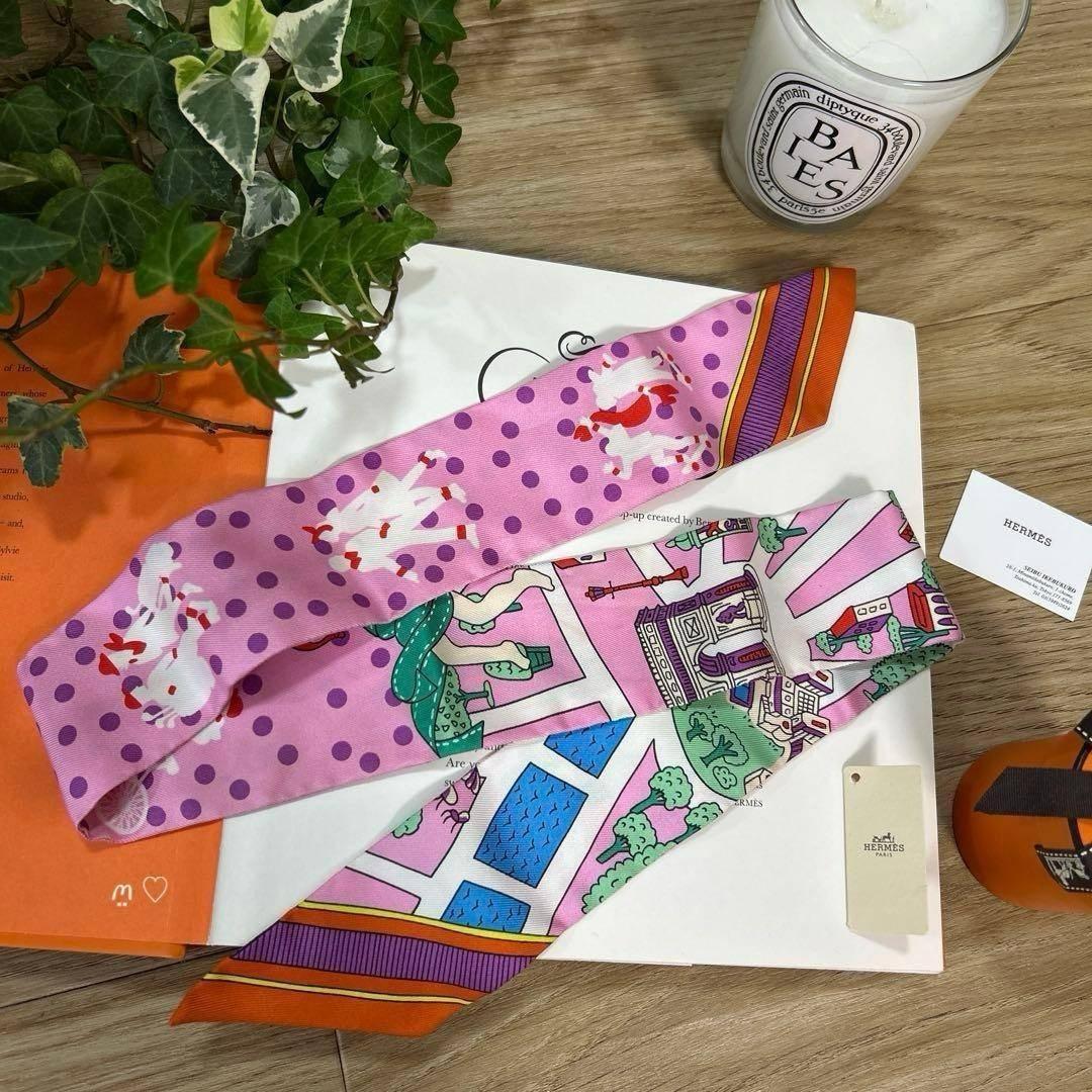 HERMESエルメス　ツイリー　新パリの恋人たち　リボンシルクスカーフ　ローズ