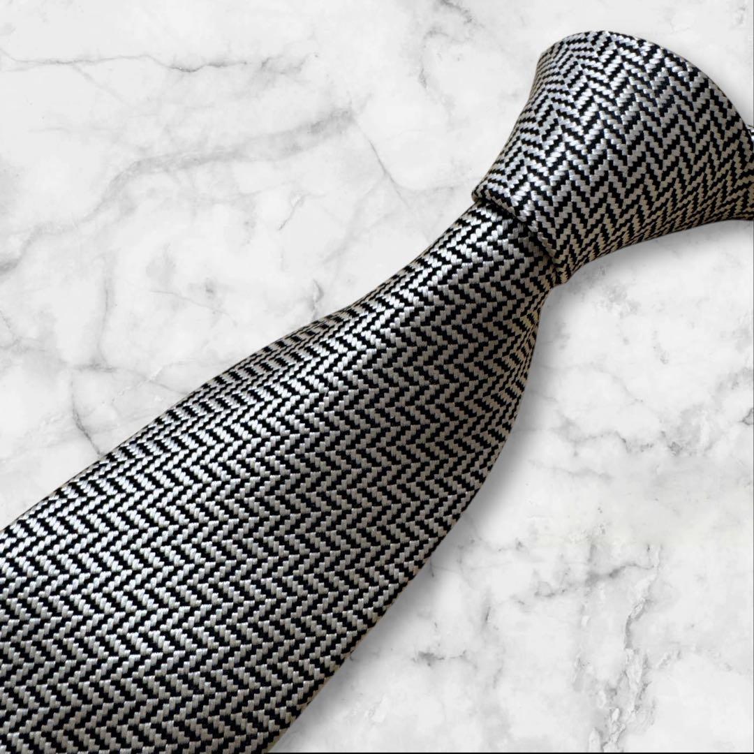【未使用に近い】トムフォード　ネクタイ　ヘリンボーン　黒　白　大剣9cm