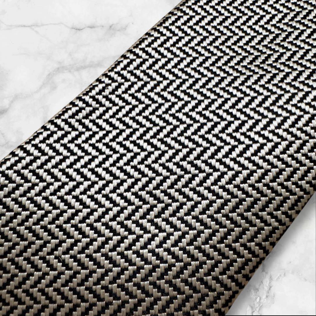 【未使用に近い】トムフォード　ネクタイ　ヘリンボーン　黒　白　大剣9cm