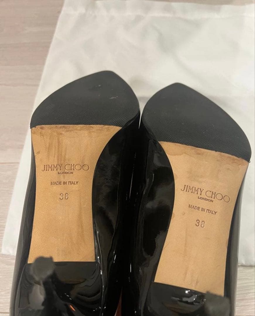 JIMMY CHOO ポインテッドトゥ　パテントパンプス