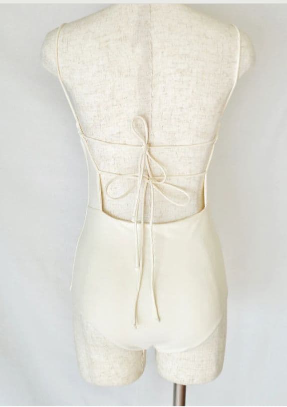 SWELLY Back open op SEASELL 水着