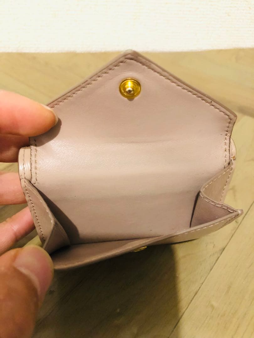 PRADA 三つ折り財布 ベージュ(ICチップ(RFID)搭載)