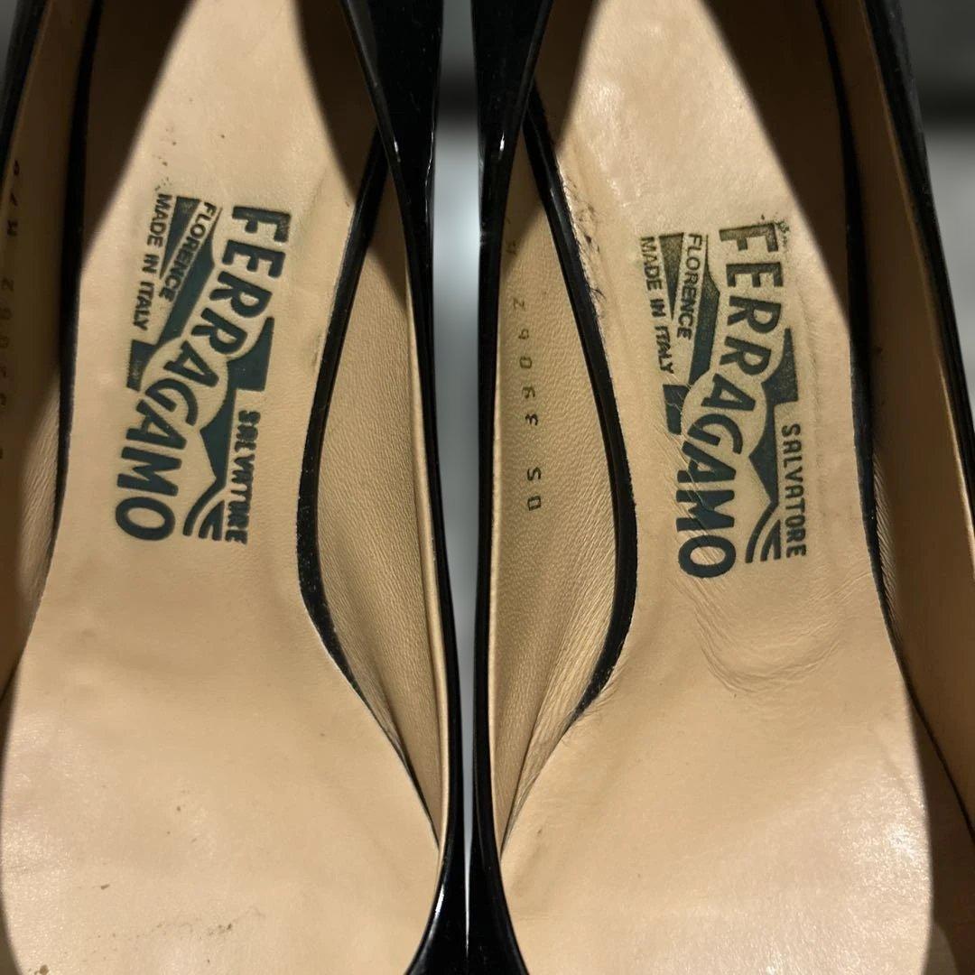 あ*し様 Ferragamo 黒 リボン付き ハイヒール