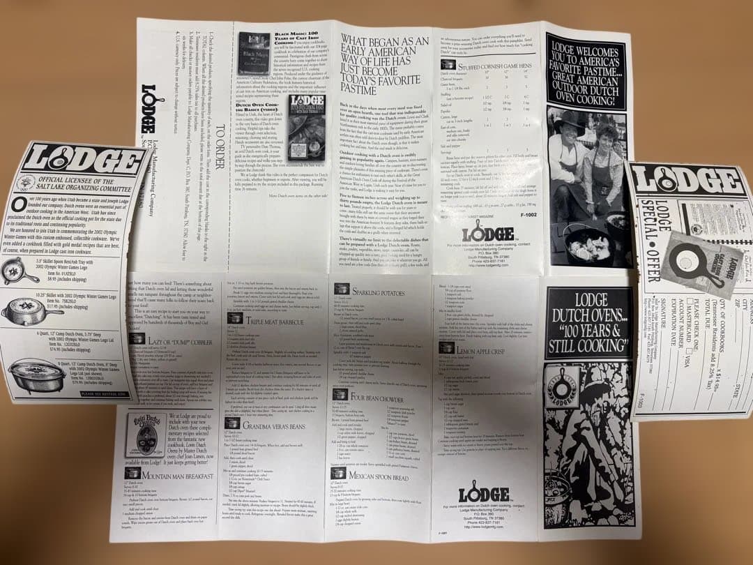 Lodge ダッチオーブン 10インチ　未使用　本2冊付き