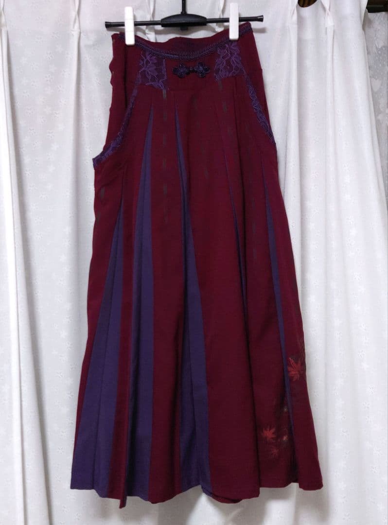 OZZON 紅葉刺繍袴スカート（赤）
