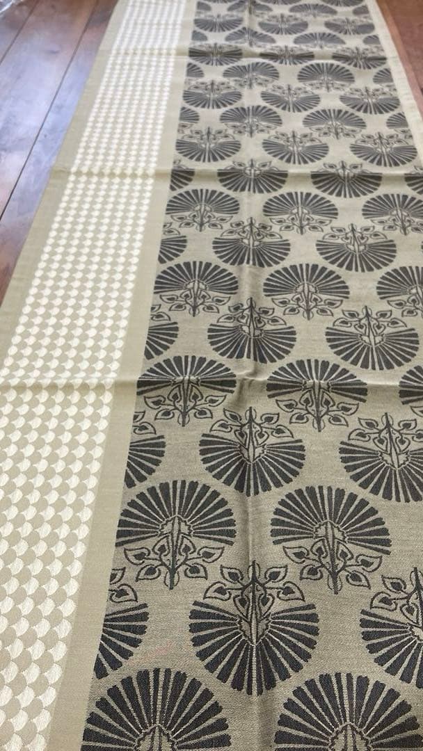 ルジャカール・フランセLE JACQUARD FRANCAIS テーブルセンター