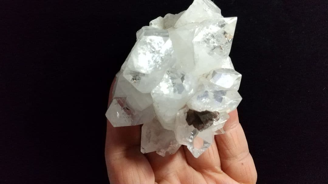 アポフィライト(魚眼石)クラスタ―