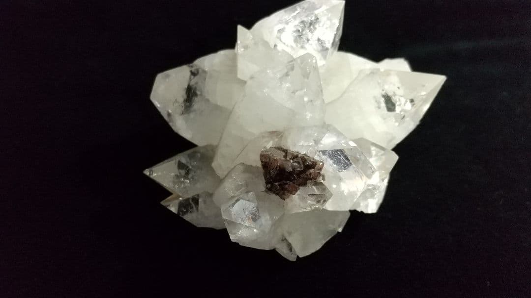 アポフィライト(魚眼石)クラスタ―