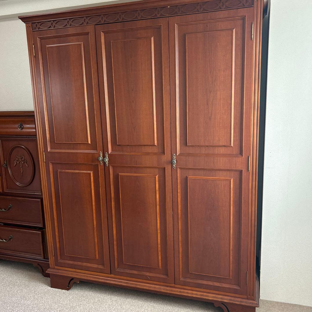 リンホーリン　家具　３ドア　ワードローブ　クローゼット