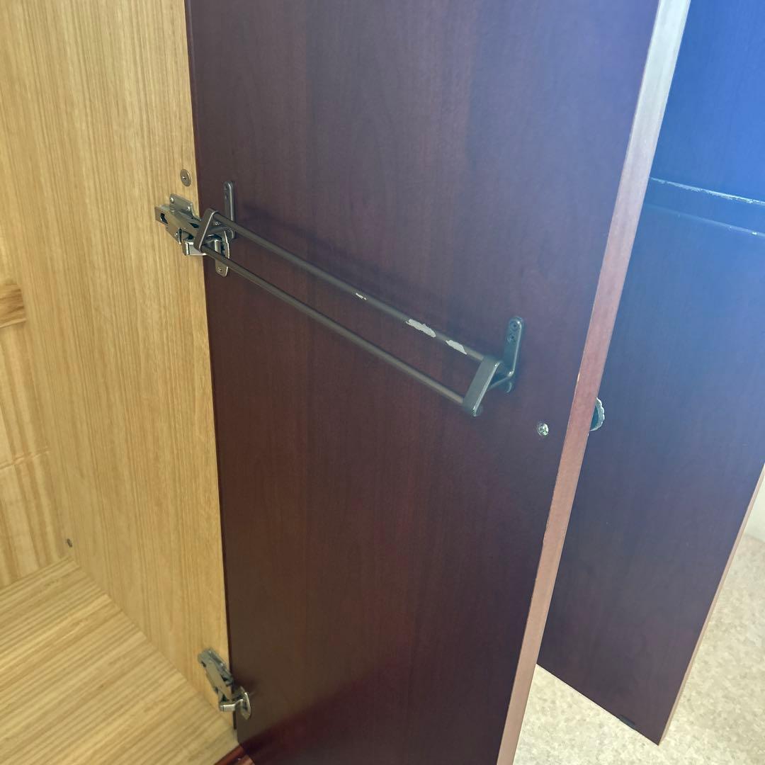 リンホーリン　家具　３ドア　ワードローブ　クローゼット