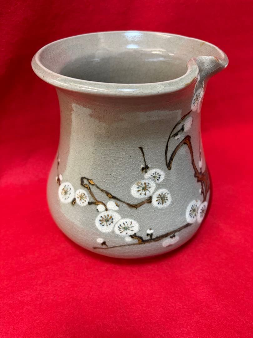 腰黒梅絵花瓶　金粉装飾　共箱付　初代眞葛香山作（江戸期天保13年生まれ）　銘あり