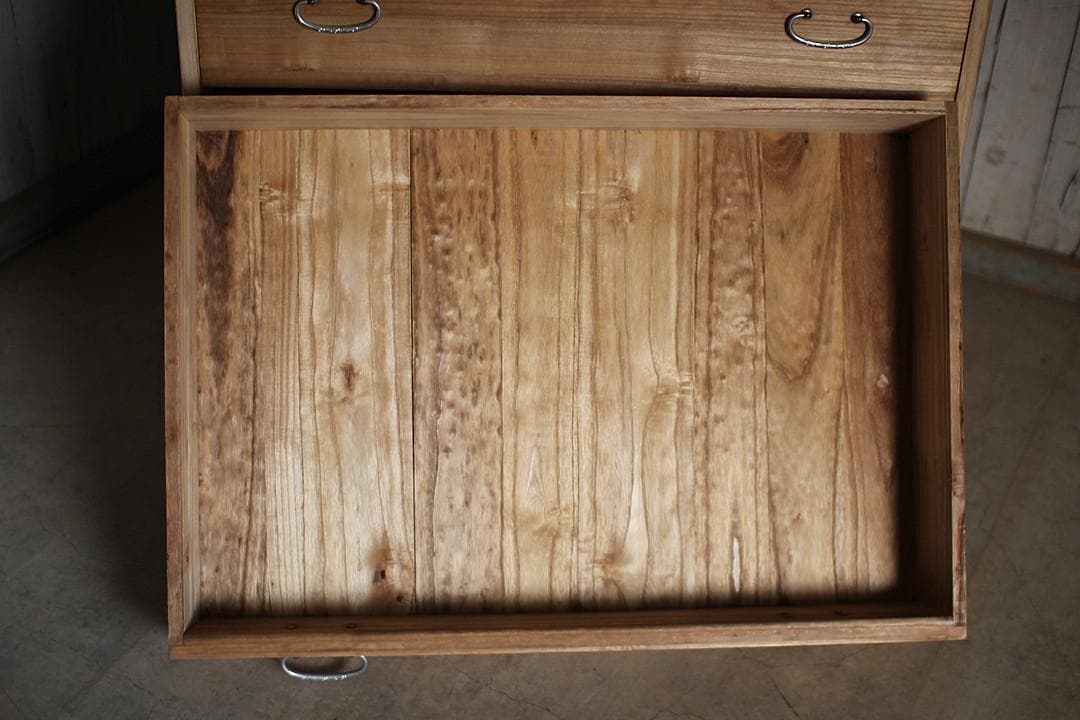 古い木製の引き出し5段　食器棚　キャビネット　古家具　古民家