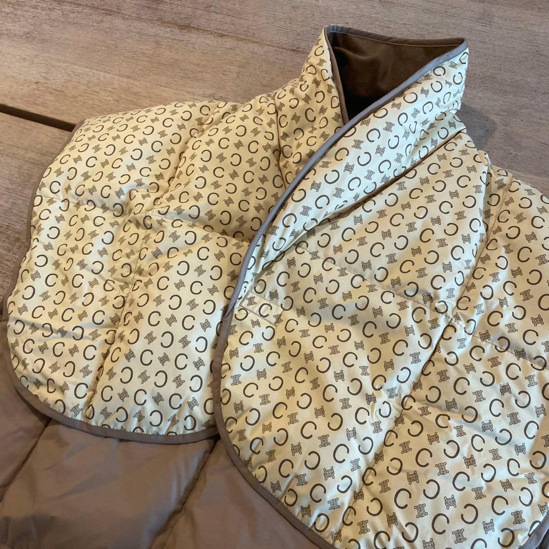 新品未使用　CELINE セリーヌ 羽毛ダウンポンチョ　パジャマ　部屋着　肩当て