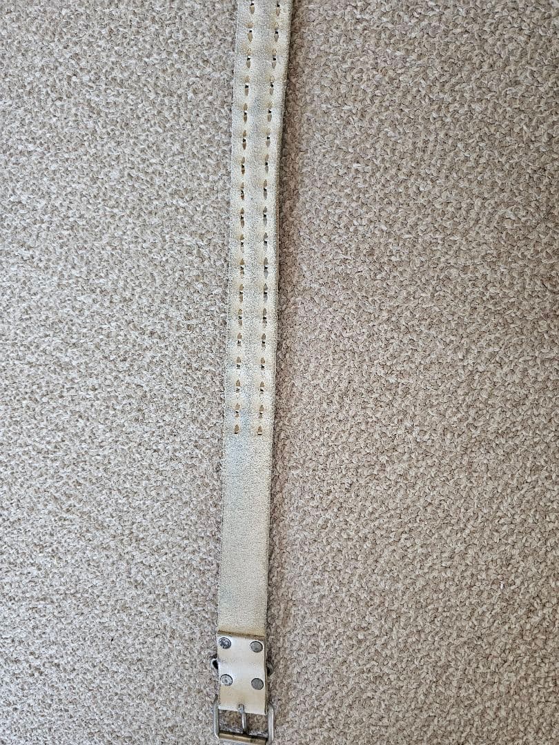 モダンアミューズメント スタッズレザーベルト ホワイト 白