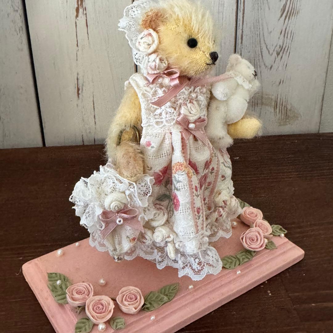 田中富美子先生　作家　ベア台座付き