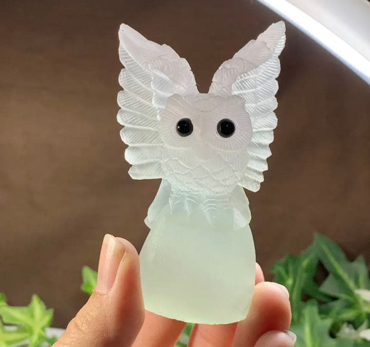 ALLSALE☆繊細な彫刻☆天使のような可愛いフローライトふくろう 置物