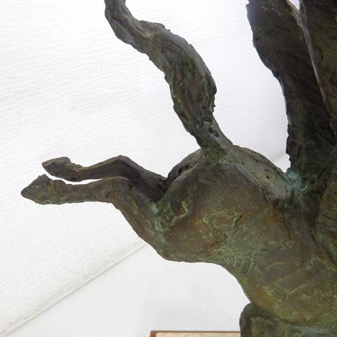 北村西望 馬 ブロンズ製 金属彫刻 置物 金青銅仕上げ 木製石台付