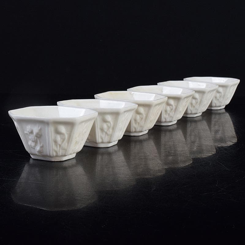 中国　徳化窯白磁　花刻　八角煎茶碗　六客　箱付　M　9027E
