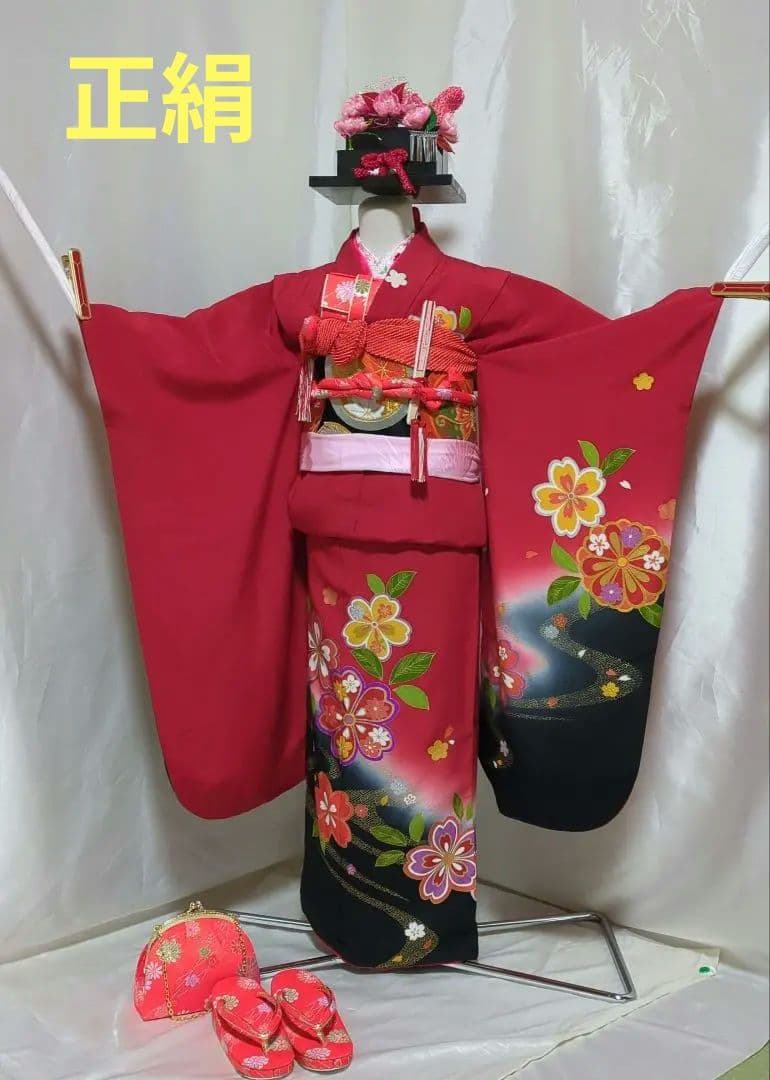 七五三　７歳女の子用 赤色花柄 正絹着物 　簪セット付き