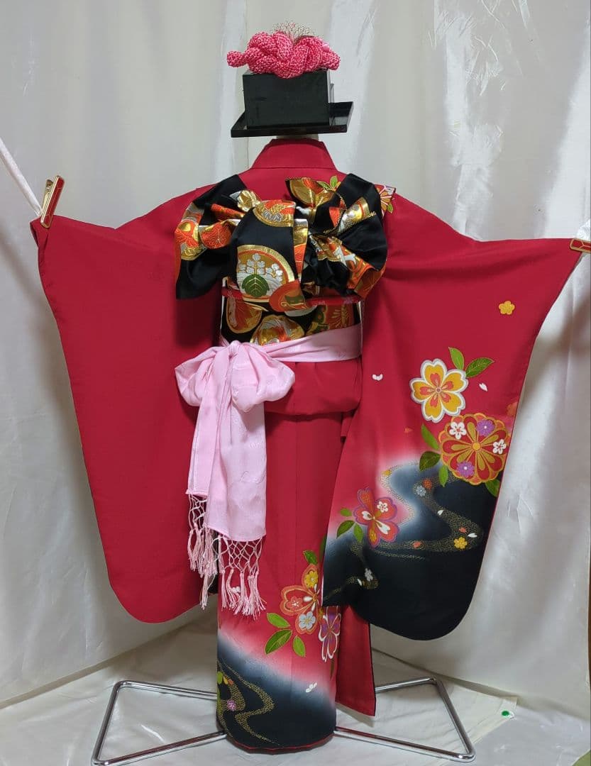 七五三　７歳女の子用 赤色花柄 正絹着物 　簪セット付き