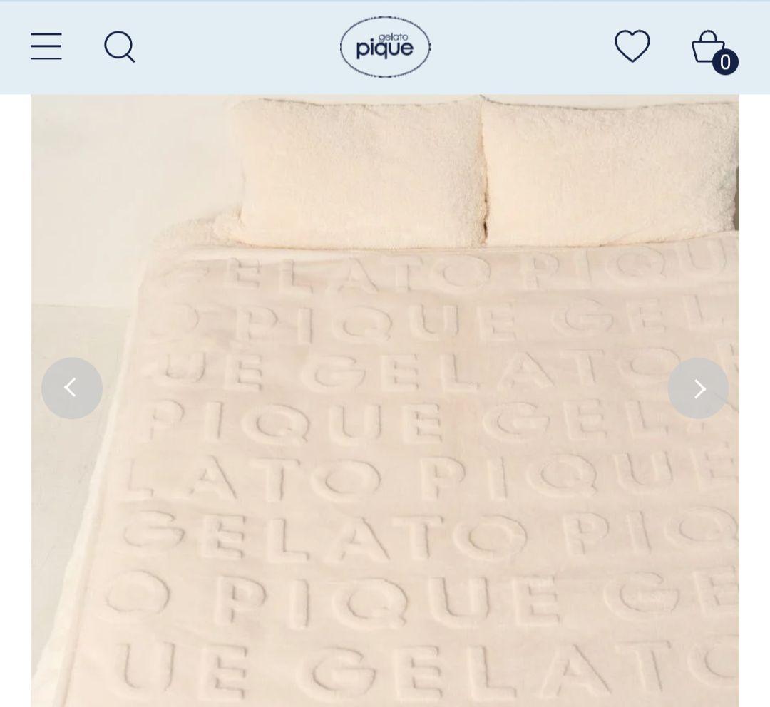 【新品】ジェラートピケ　カービングロゴ柄 毛布　アイボリー