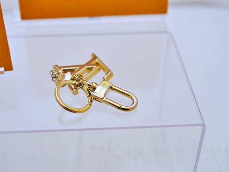 ⭐️美品　ルイヴィトン LOUIS VUITTON LVファセット キーホルダー
