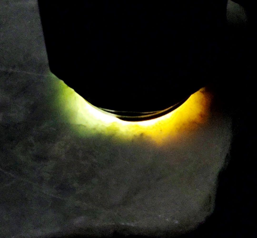 ★翡翠原石★糸魚川硬玉【小滝灰ラベ・転石・切り出し❶1319ｇ】