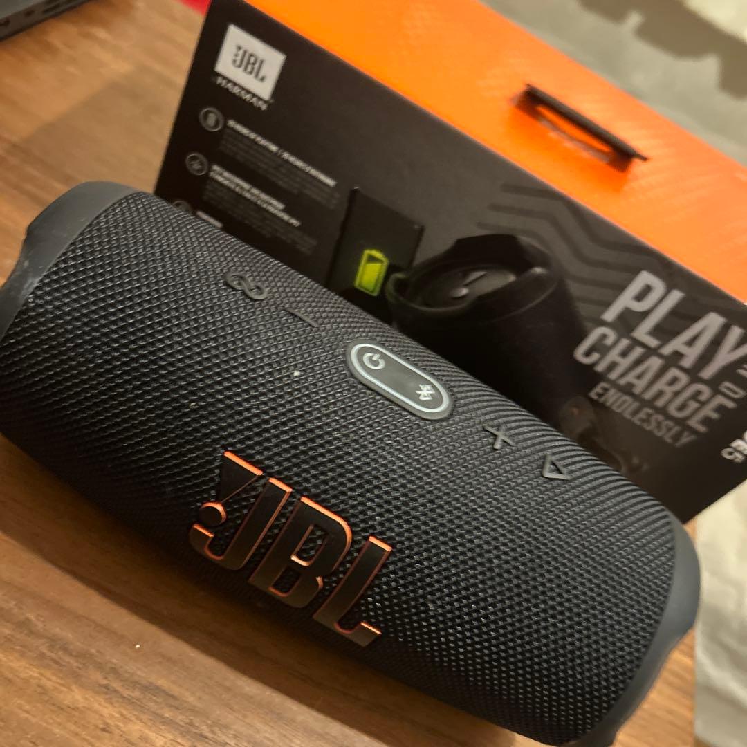 JBL Charge5 Bluetoothスピーカー