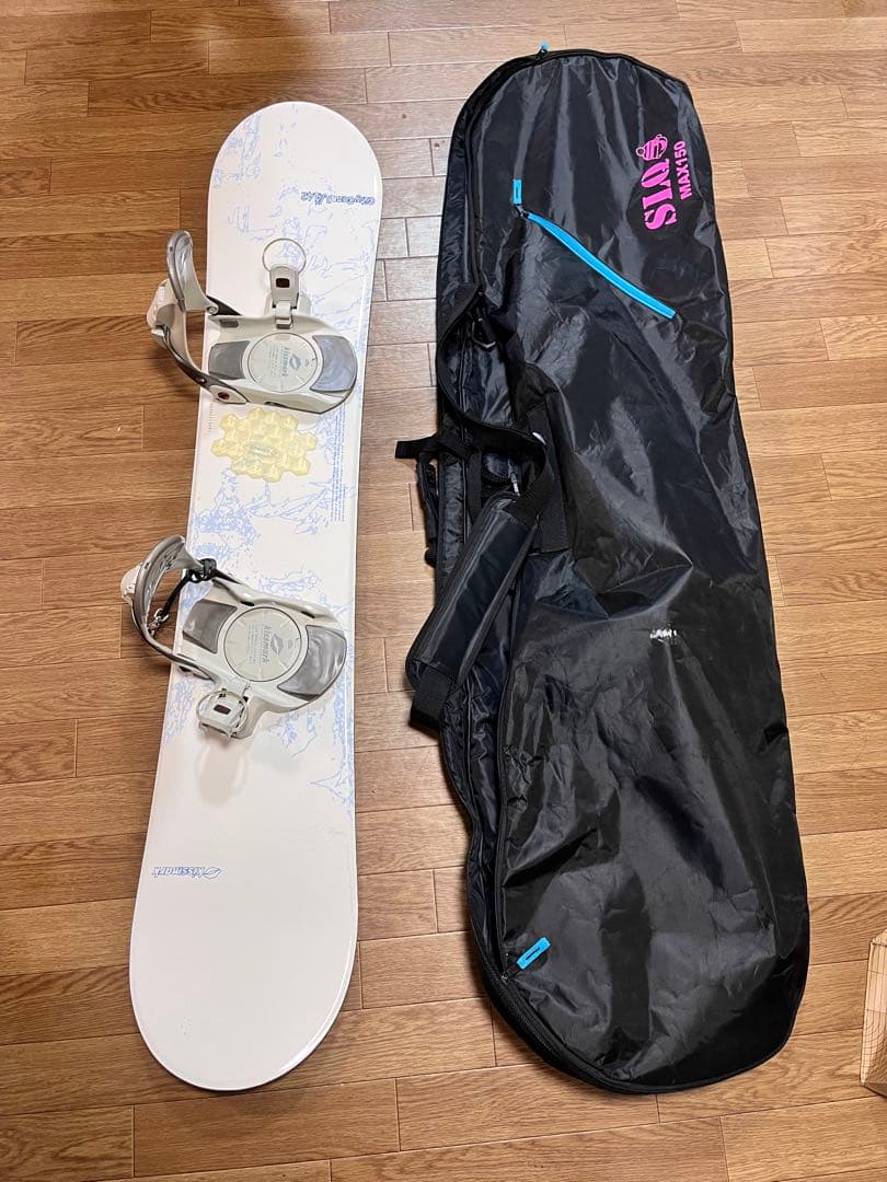 スノーボード ホワイトベース 青グラフィック セットキスマーク板142㎝