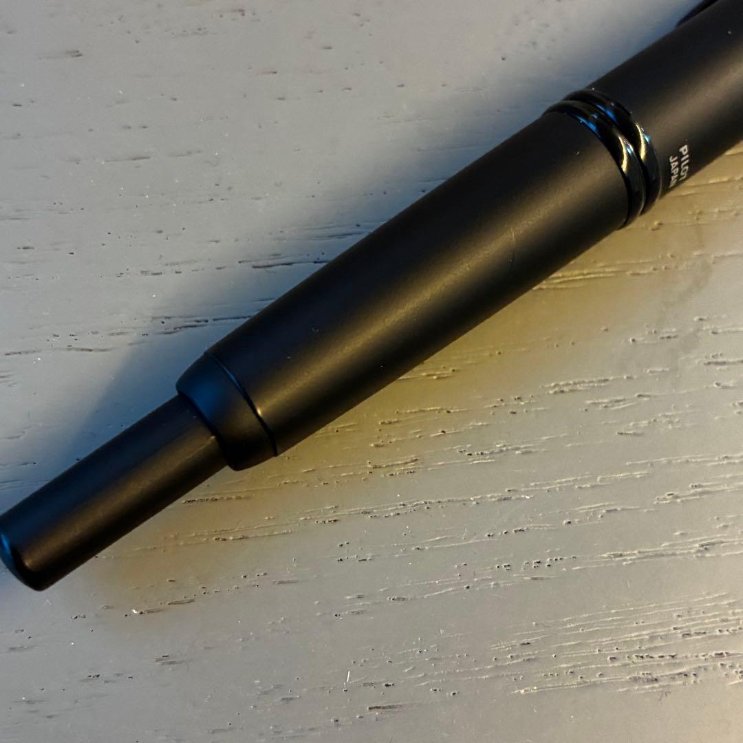 キャップレス マットブラック　M