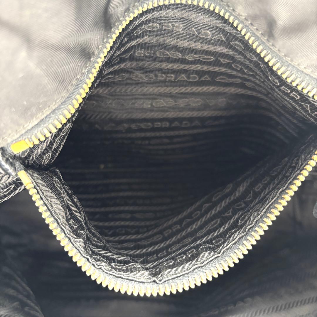 美品 プラダ トートバッグ ジャガード ゴールドロゴ 白タグ 肩掛け A4可 黒