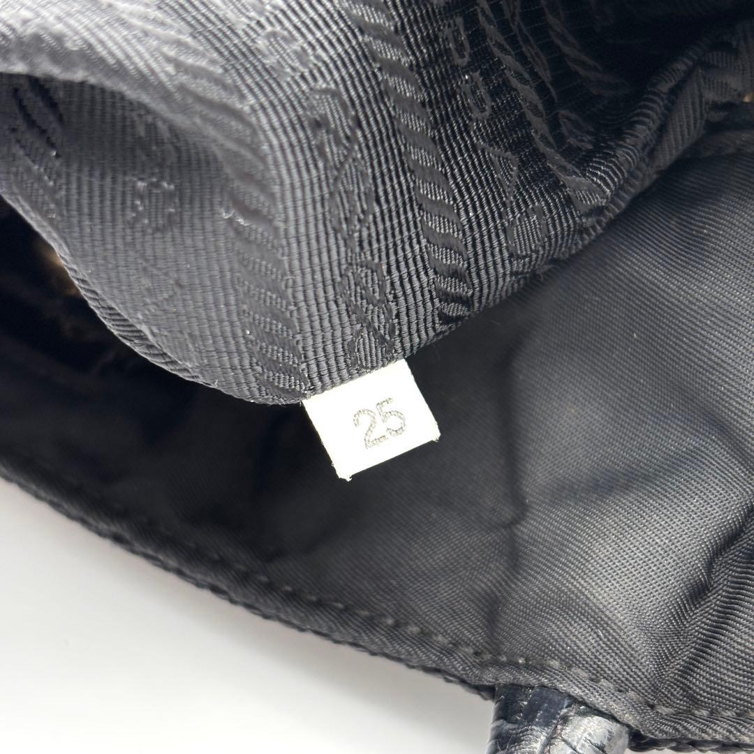 美品 プラダ トートバッグ ジャガード ゴールドロゴ 白タグ 肩掛け A4可 黒