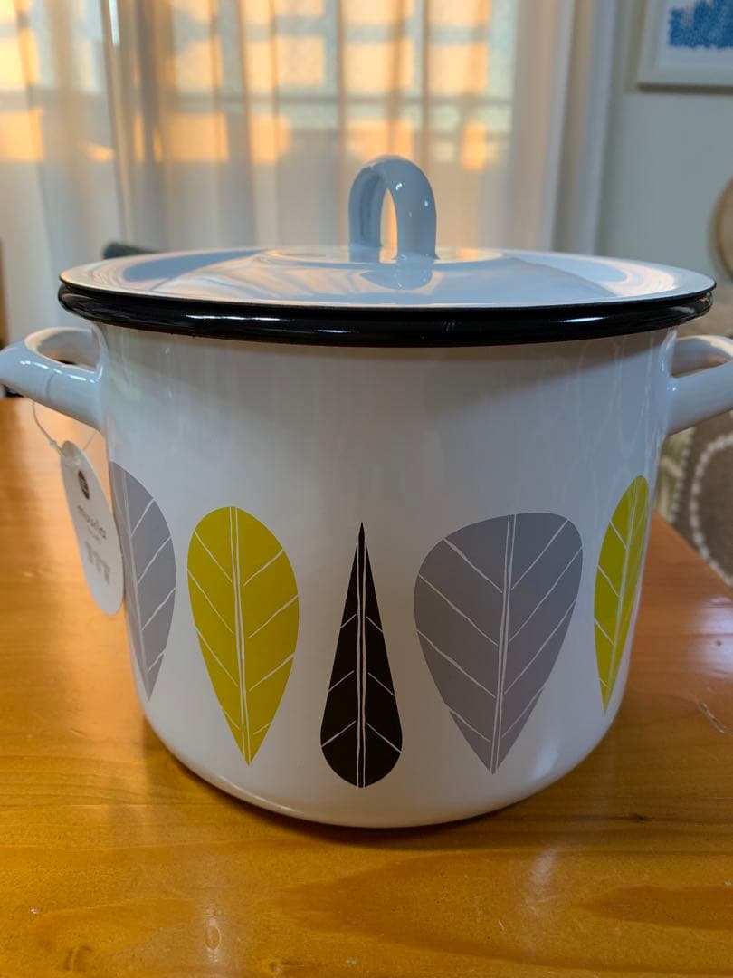 新品未使用　Muurla ムールラ　ホーローキャセロール　鍋　北欧　リーフ柄