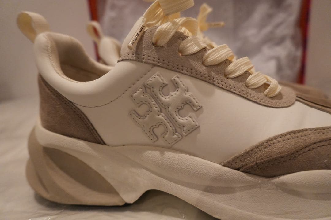 定価49,500円　トリーバーチ　スニーカー　ホワイト系