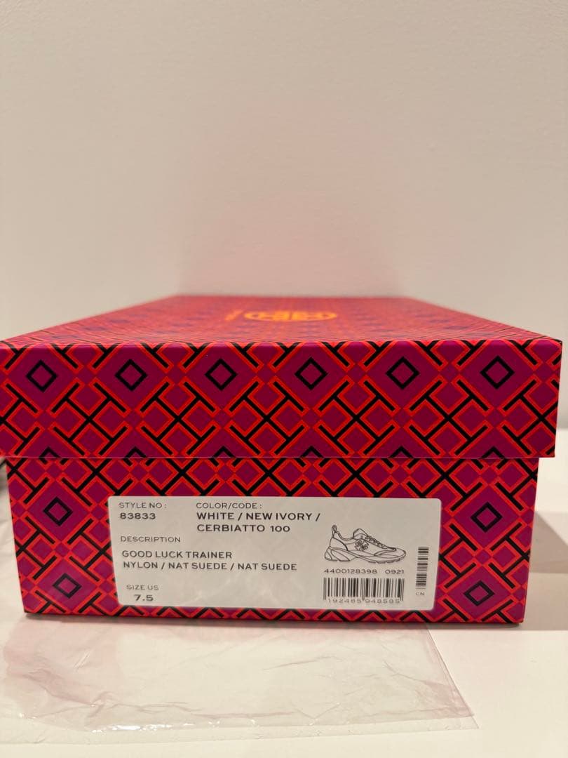 定価49,500円　トリーバーチ　スニーカー　ホワイト系