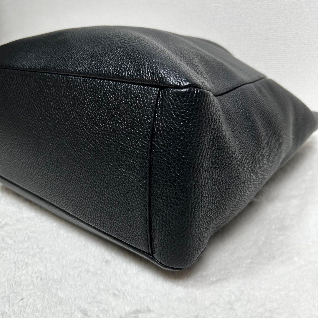 極美品　FURLA リバーシブル仕様　A4収納可　シボ革　トートバッグ　黒