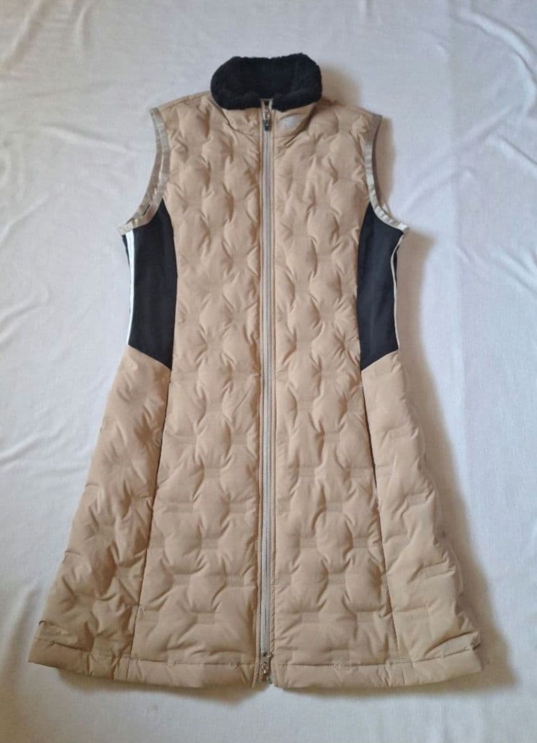 New Balance ベージュ ノースリーブダウンベスト