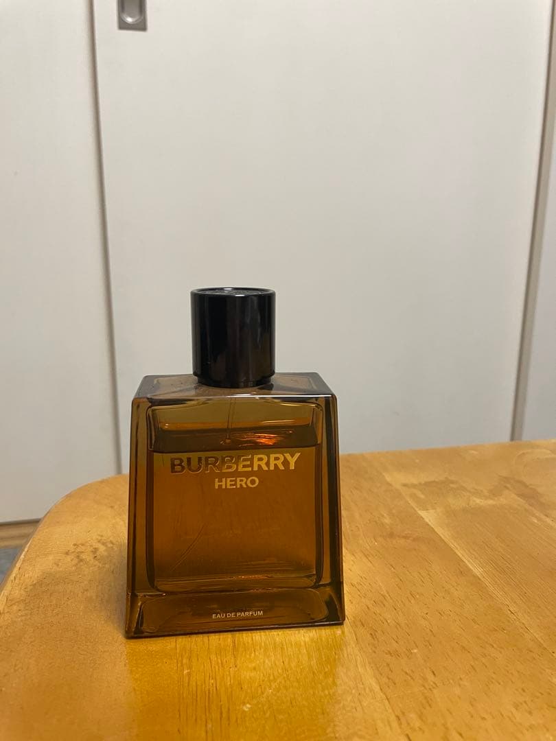 BURBERRY ヒーロー オードパルファム 100mL（箱付き）