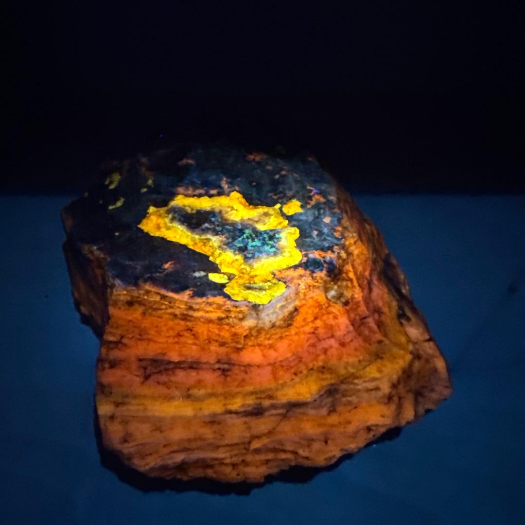 然別オパール 北海道石 蛍光オパール約3200ｇ