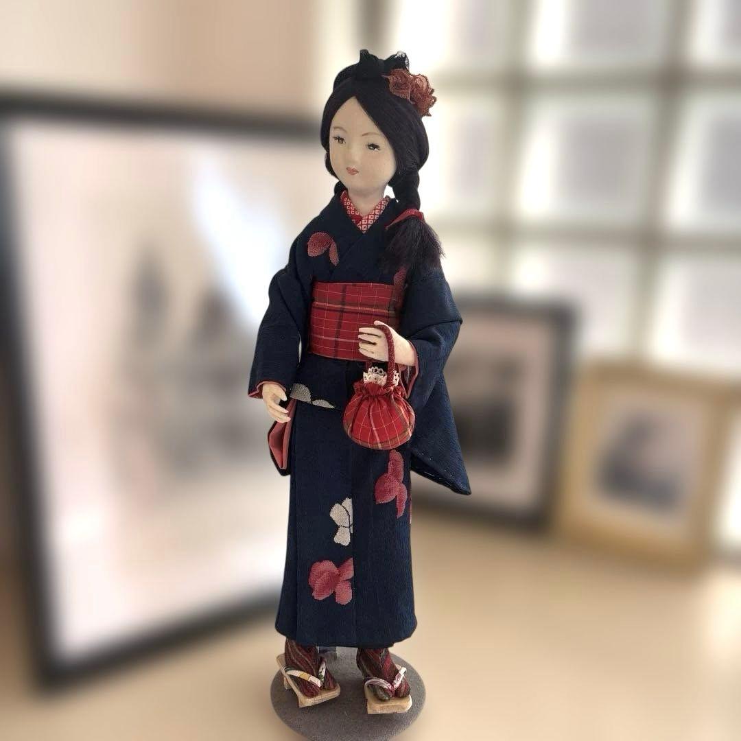 和服の人形 黒髪 花飾り　状態とても良いです