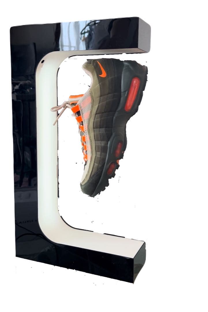 HYPELEV スニーカー展示　ディスプレイ　浮遊