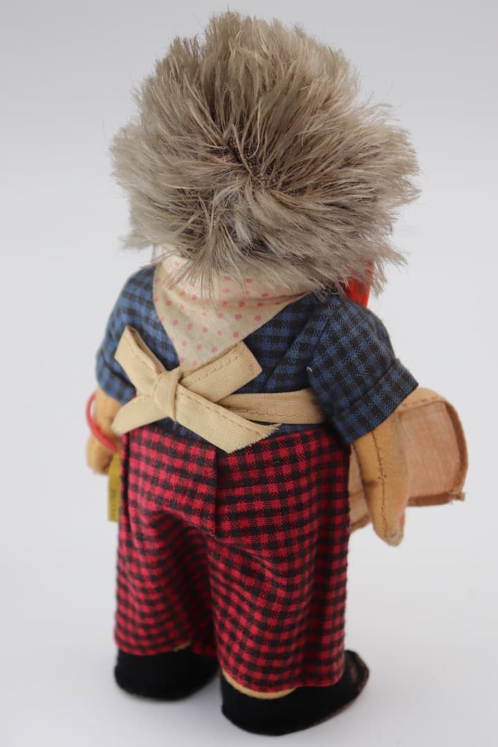STEIFF \"Micki\" ハリネズミ女の子のキャラクター人形17cm