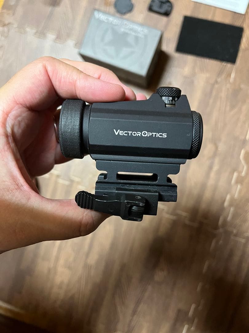 41pxモノリス、VectorOpticsMaverick 1x22 Genll
