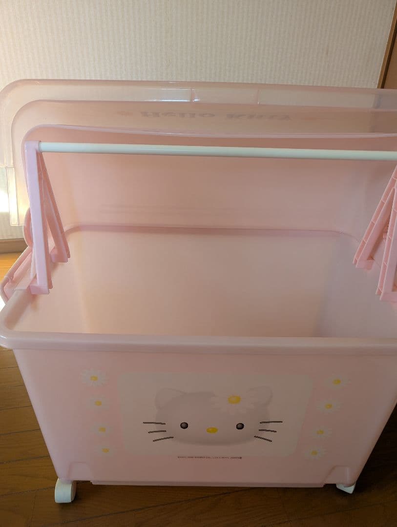 HELLO KITTYハローキティ　キティちゃん衣装ケース