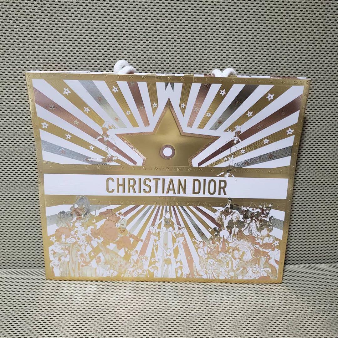 おリボンラッピング　DIOR⭐︎ディオール ホリデー オファー ショッパー付き